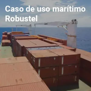 puerto donde se ven contenedores cerca de la costa